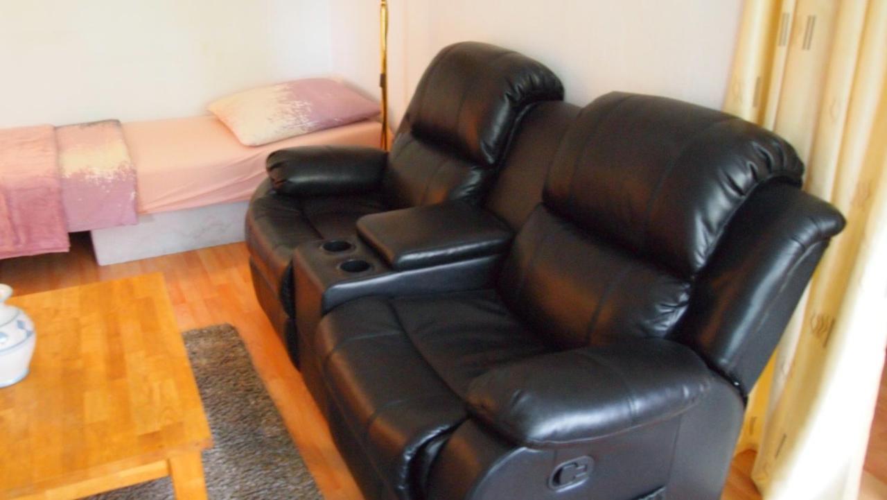 Zentral Gelegene Ferienwohnung Lubecca Esterno foto