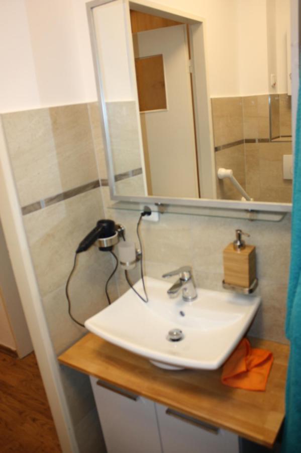 Zentral Gelegene Ferienwohnung Lubecca Esterno foto